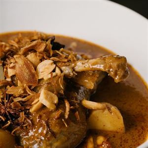 Signature Mains at Short Grain