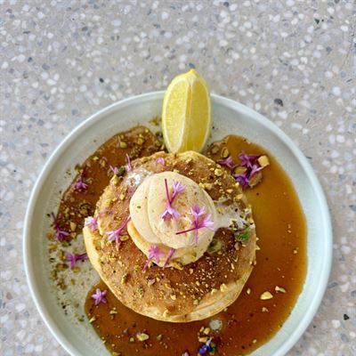 Manolas Deli Bar Bistro