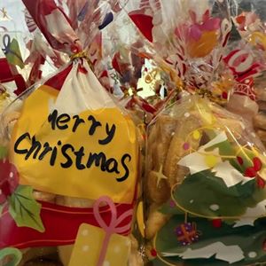 Frank’s Cakes: Holiday Delights