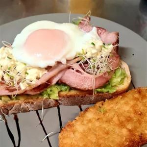 Beach Brew: Coastal Café Charm