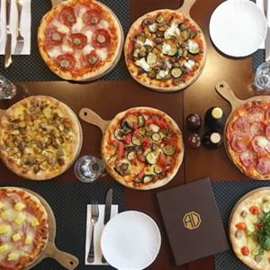 Gourmet Napoli-Style Pizza