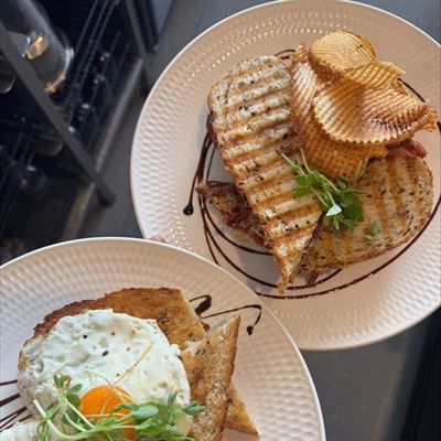 Skeetas Waterfront Restaurant