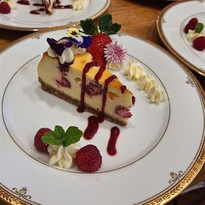  Deluxe Afternoon Tea