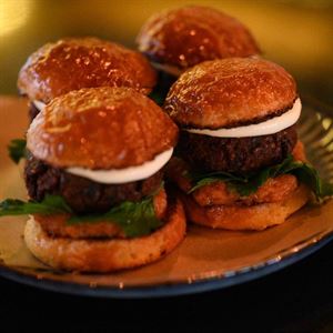 Relaxed Dining Experience with Chef-Crafted Seasonal Dishes