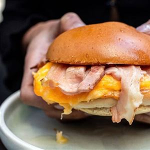 Cheesy Egg & Bacon Roll