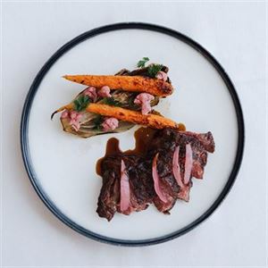 Waterfront Views & Beautifully Crafted Dishes