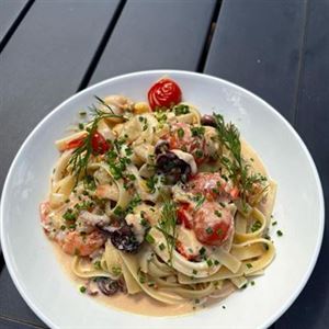 Warm Vibes & Authentic Italian Cuisine