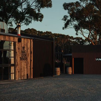 Mount Macedon Winery, Cellar Door Restaurant