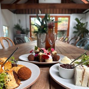 All-Day Breakfast & Lunch