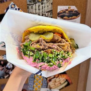 Flavour-Packed Pitas at Balabite