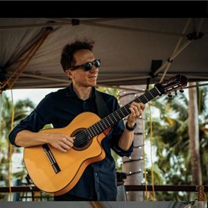 Lua Do Ma Live On The Deck