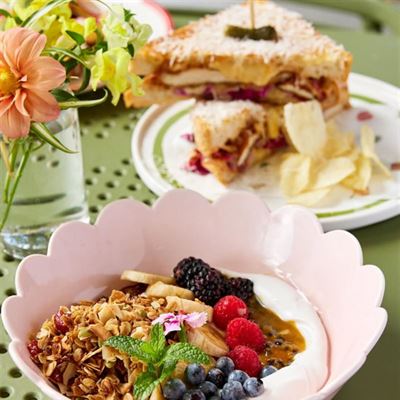 DONOVANS Link Eatery & Grounds