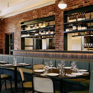 Weekday Happy Hour At Flying Duck Hotel