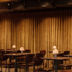 Mid-week Magic at Lola's
