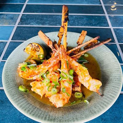 Four Hands Tapas & Pizza Restaurant