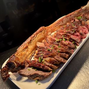 1400g Tomahawk