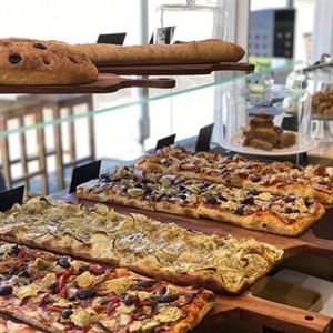 Roman Deep Pan Pizza at Al Trancio