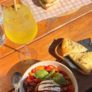 Bacco does Lunch