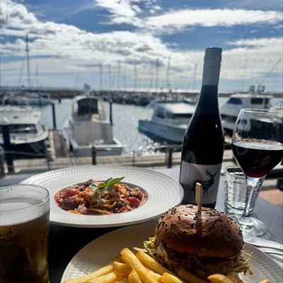 Skeetas Waterfront Restaurant